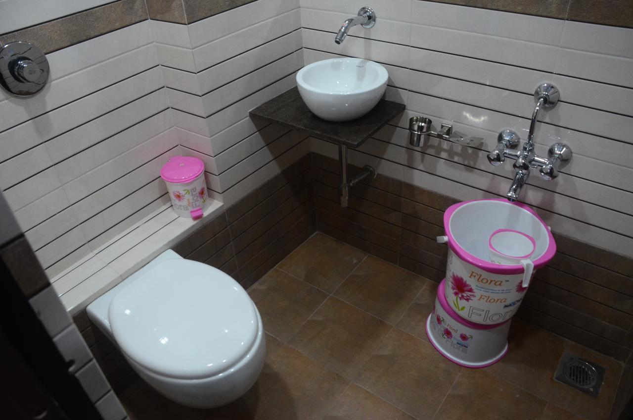 Hotel Ideal Vadodara Buitenkant foto