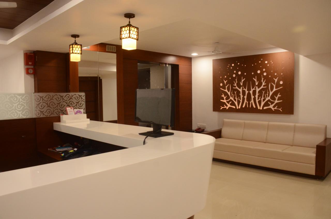 Hotel Ideal Vadodara Buitenkant foto